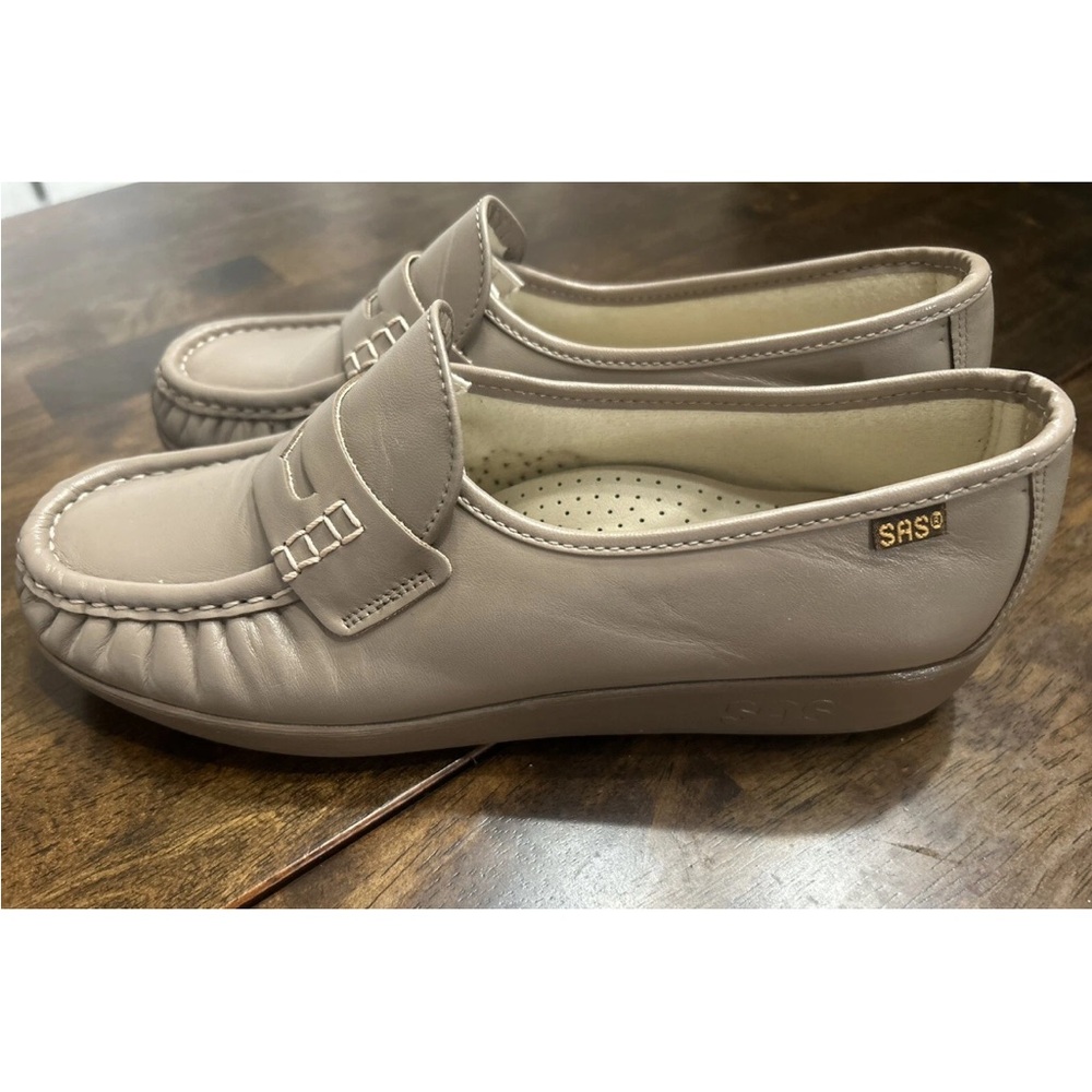 SAS Penny Loafers Womens 8 Narrow Beige Tan Comfort Soft Leather Shoes